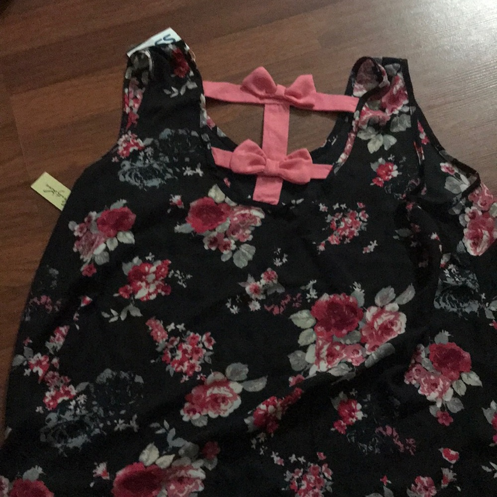 cute top - Picture 2 of 2